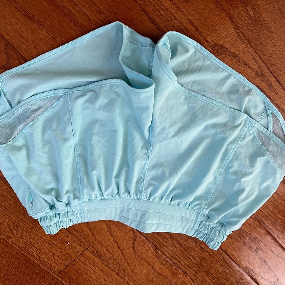 Lululemon Hotty Hot Shorts Size 8 — Length 2.5